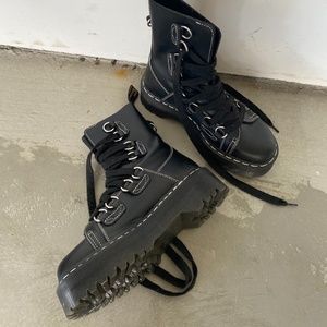BRAND NEW! Limited edition doc martens